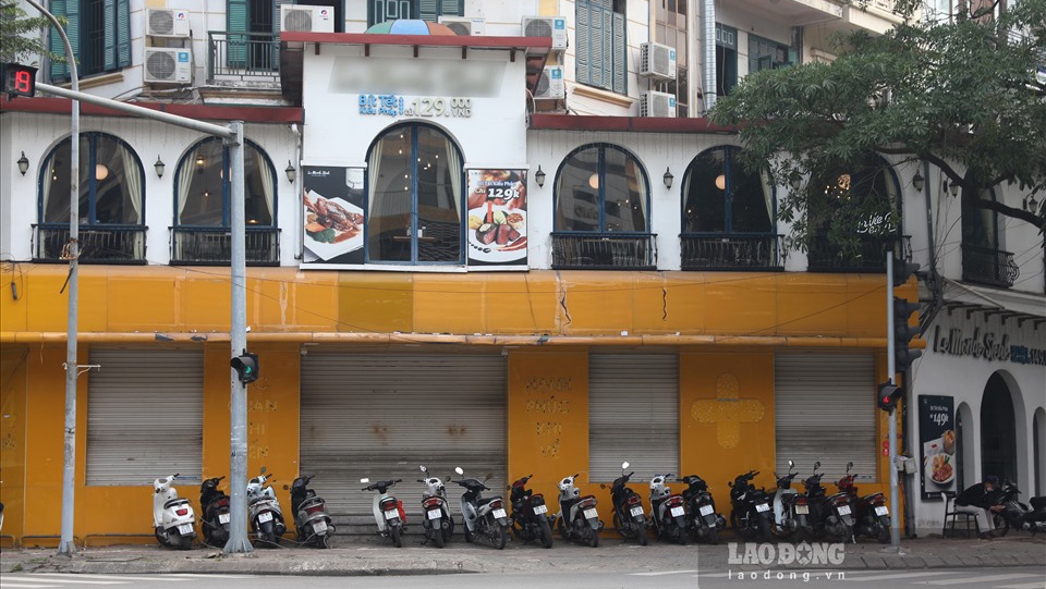 Food outlets in Hanoi hit by increase in COVID-19 infections
